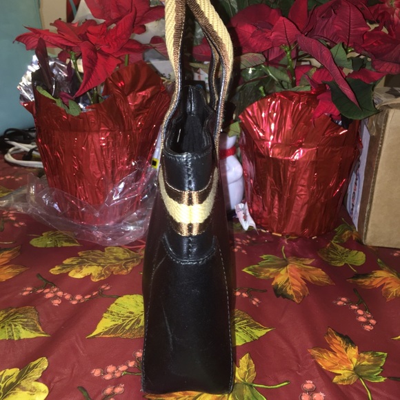 SOLD Authentic Gucci Tote - Picture 5 of 7